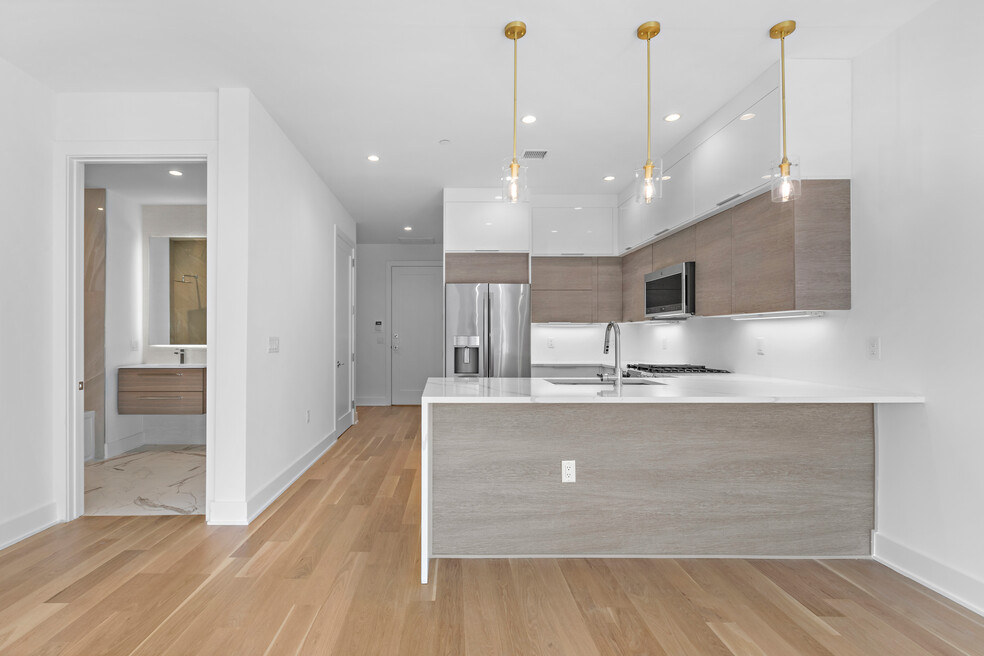 LOFTS ON BOULEVARD EAST